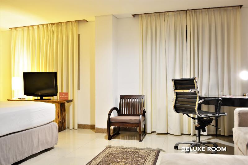 W Home Cikatomas Jakarta Exterior photo