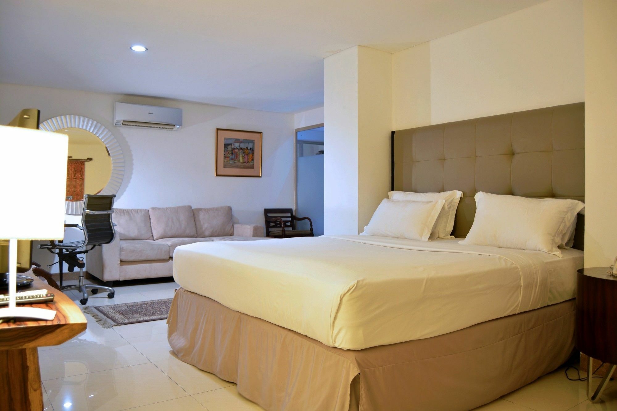 W Home Cikatomas Jakarta Exterior photo